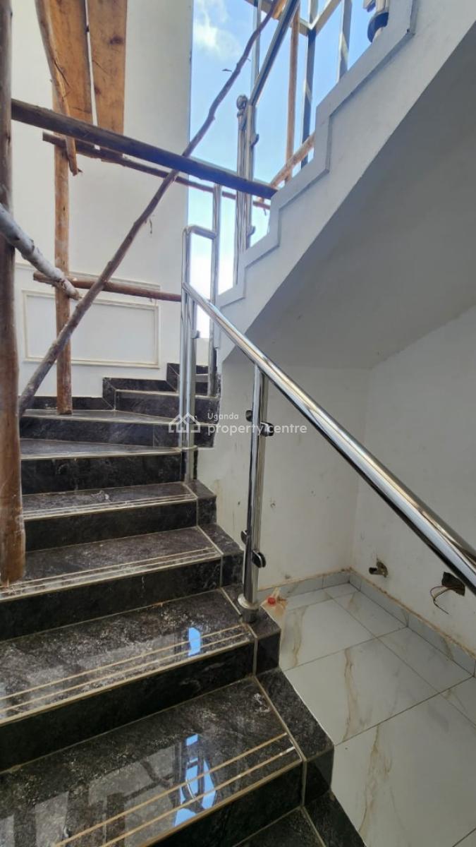 Modern 5 Bedroom House in Kira Mulawa, Mulawa, Kira Town, Wakiso, Central Region, Terraced Duplex for Sale