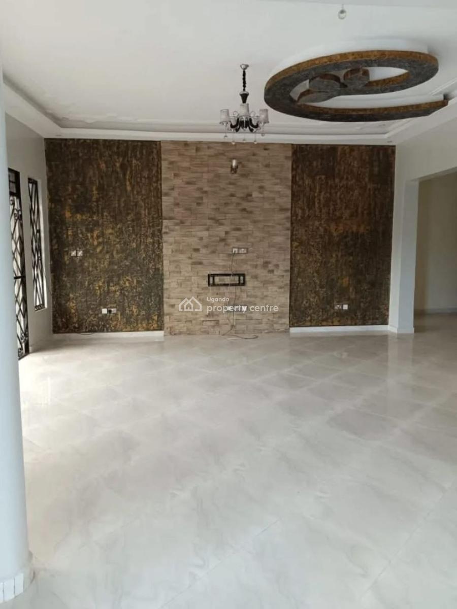 4 Bedroom House in Kitende Along Entebbe Road, Kitende, Entebbe Road, Wakiso, Central Region, Terraced Bungalow for Sale