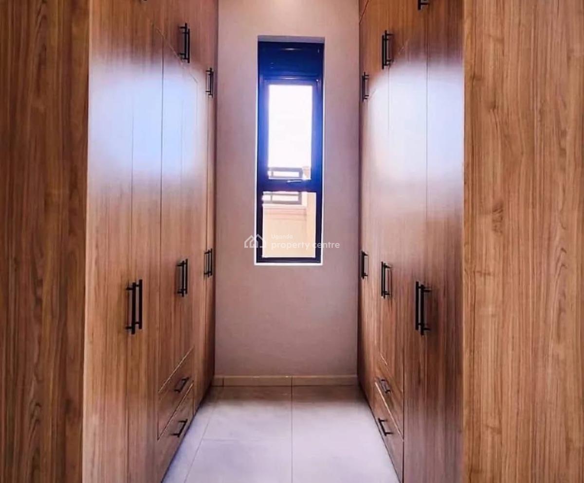 4 Bedroom House in Arkright City, Bwebajja, Arkright City, Bwebajja, Wakiso, Central Region, Terraced Bungalow for Sale