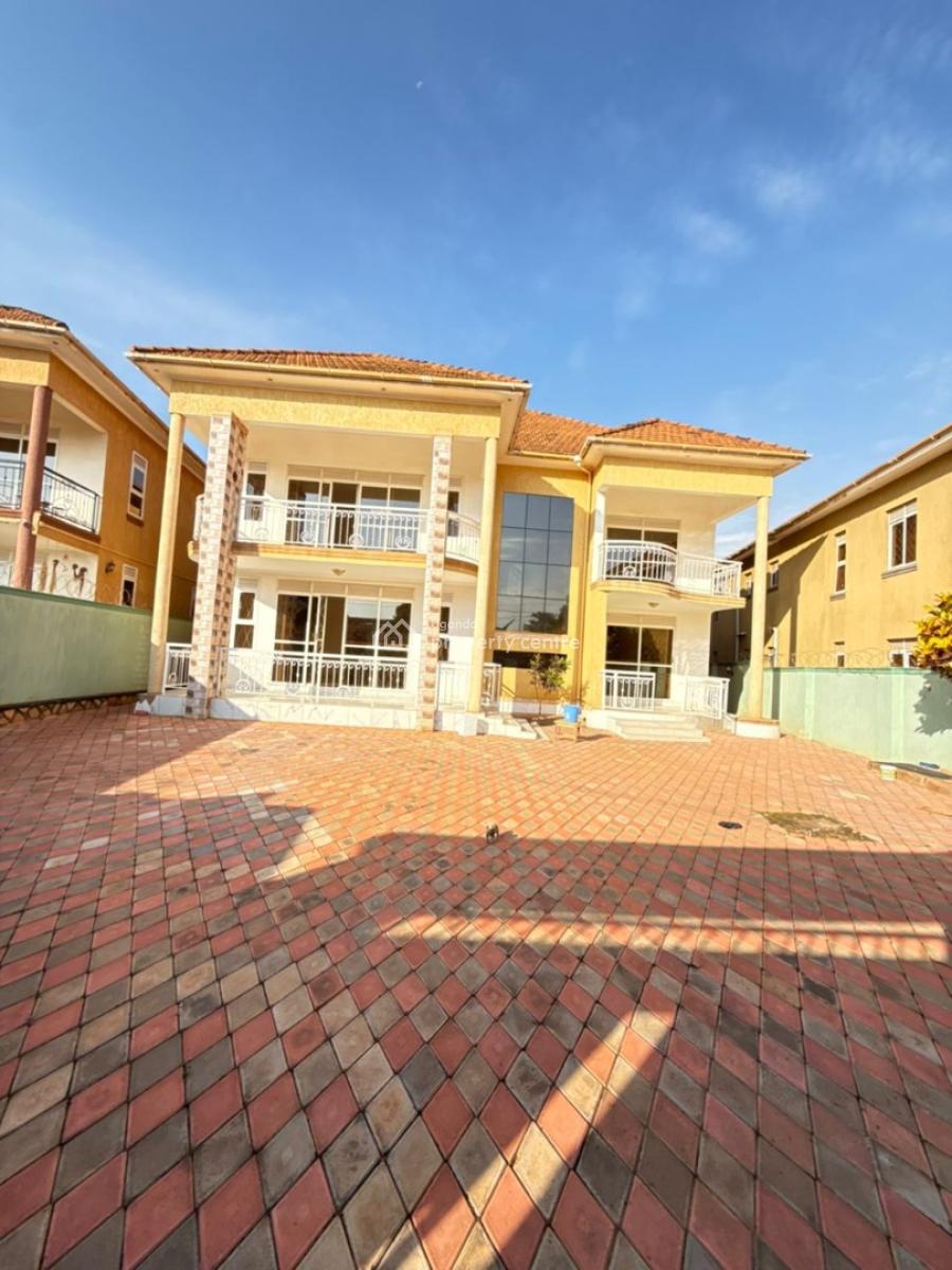5 Bedroom House in Kira Town, Kira Town, Wakiso, Central Region, Terraced Duplex for Sale