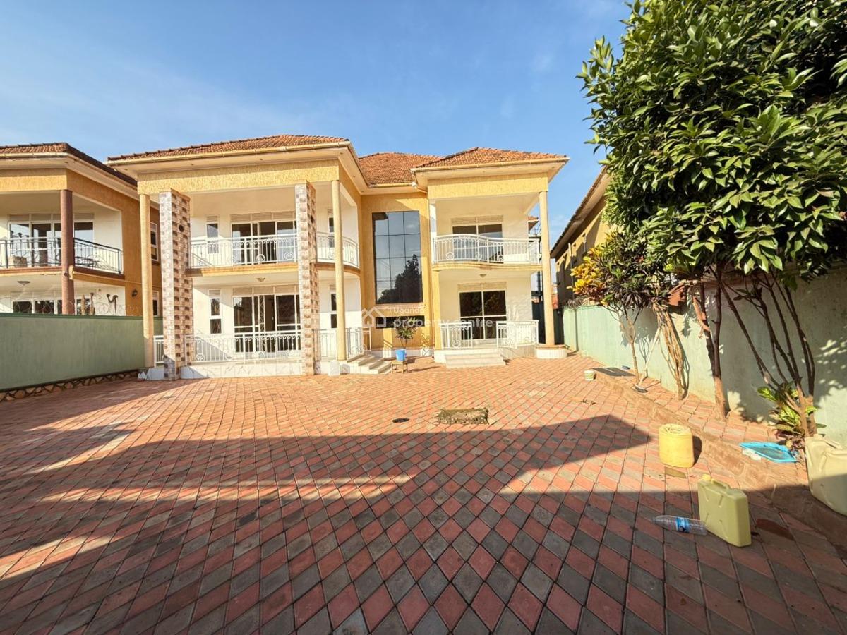 5 Bedroom House in Kira Town, Kira Town, Wakiso, Central Region, Terraced Duplex for Sale