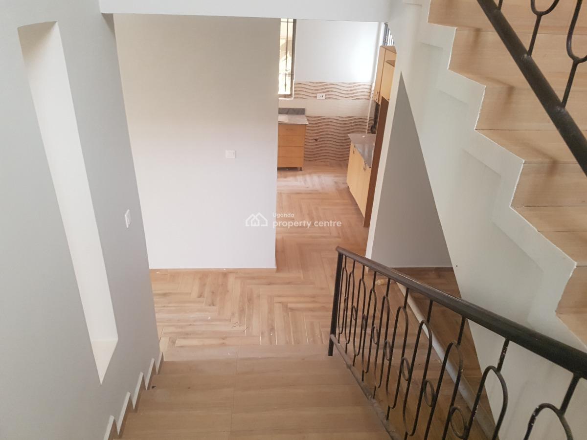 Luxury 4 Bedroom Houses in Kira Town, Mamerito Road, Kira Town, Wakiso, Central Region, Terraced Duplex for Sale