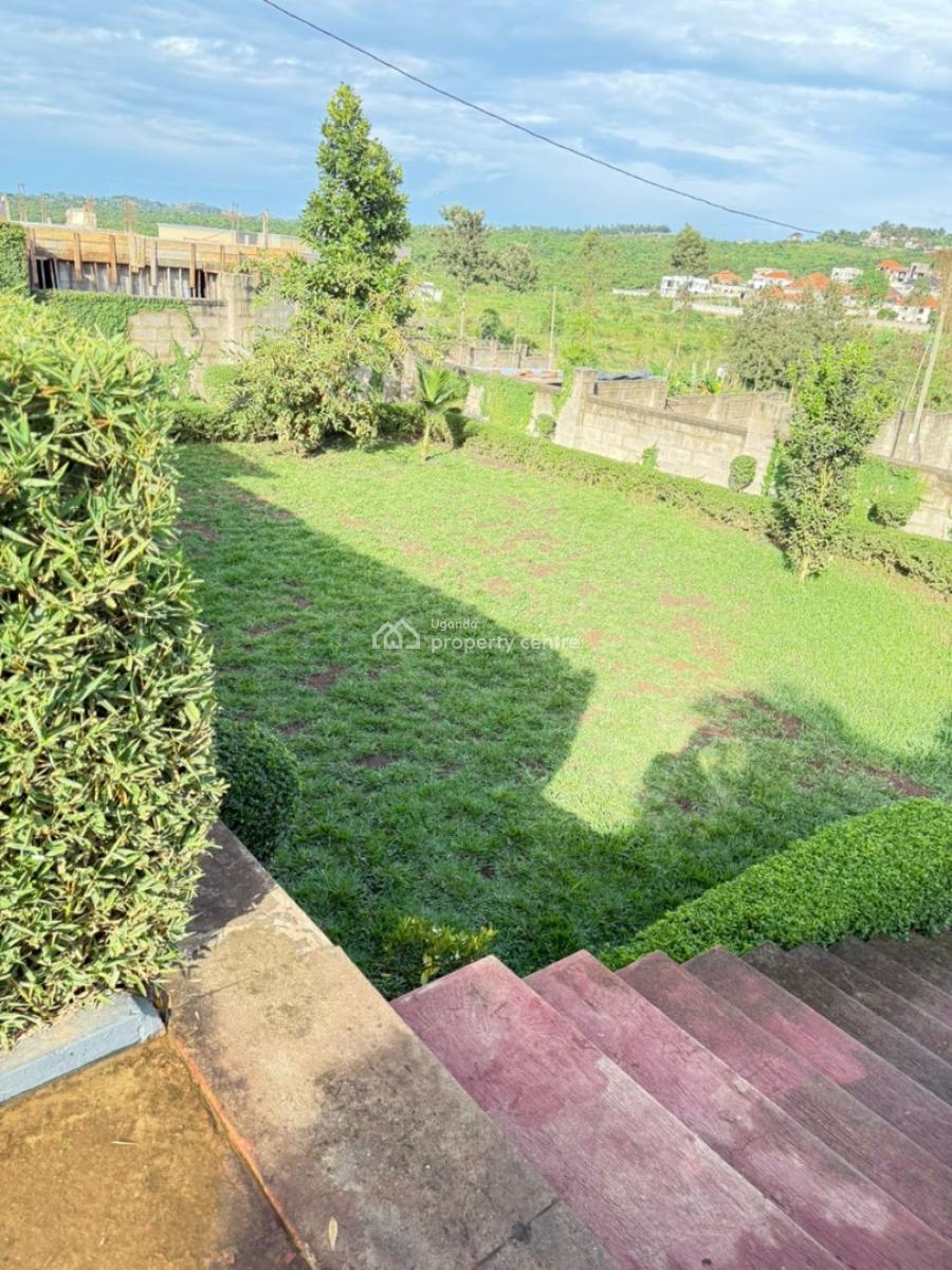 Spacious Well-maintained 4 Bedroom House in Kira, Kitukutwe, Kira Town, Wakiso, Central Region, Terraced Bungalow for Sale