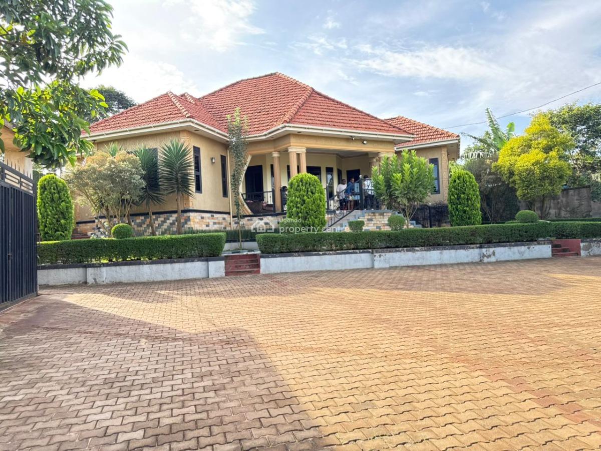 Spacious Well-maintained 4 Bedroom House in Kira, Kitukutwe, Kira Town, Wakiso, Central Region, Terraced Bungalow for Sale