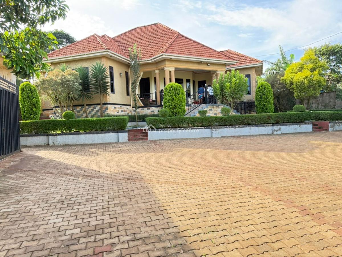 Spacious Well-maintained 4 Bedroom House in Kira, Kitukutwe, Kira Town, Wakiso, Central Region, Terraced Bungalow for Sale