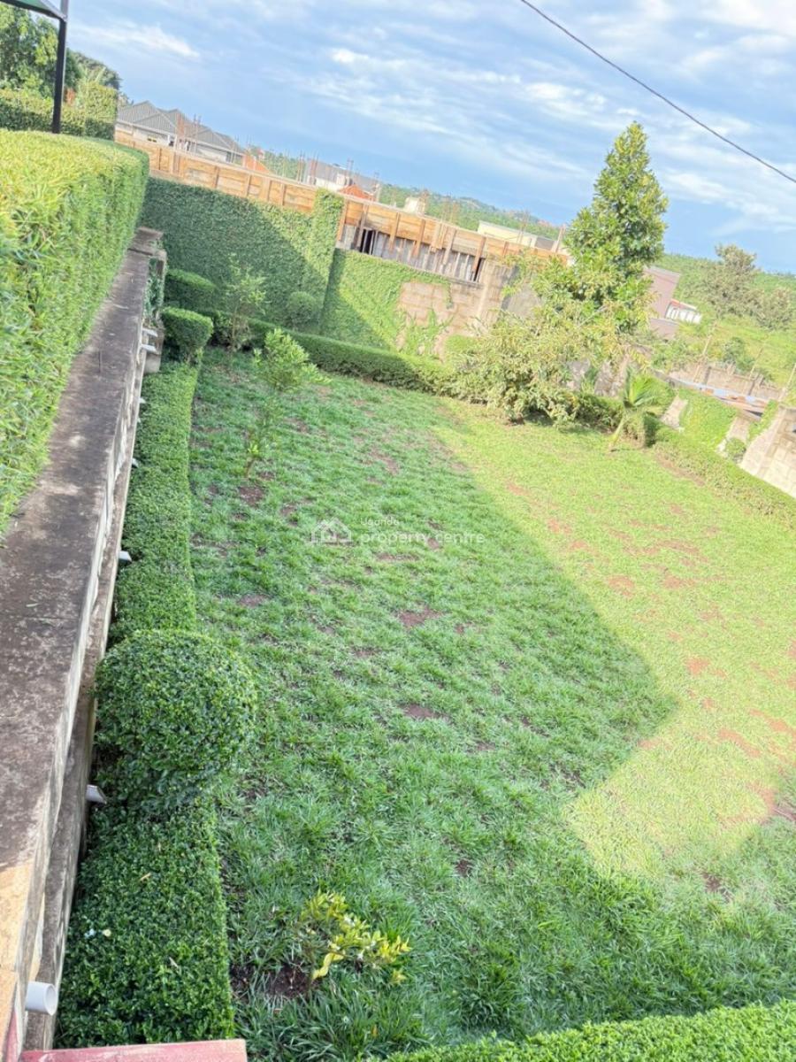 Spacious Well-maintained 4 Bedroom House in Kira, Kitukutwe, Kira Town, Wakiso, Central Region, Terraced Bungalow for Sale