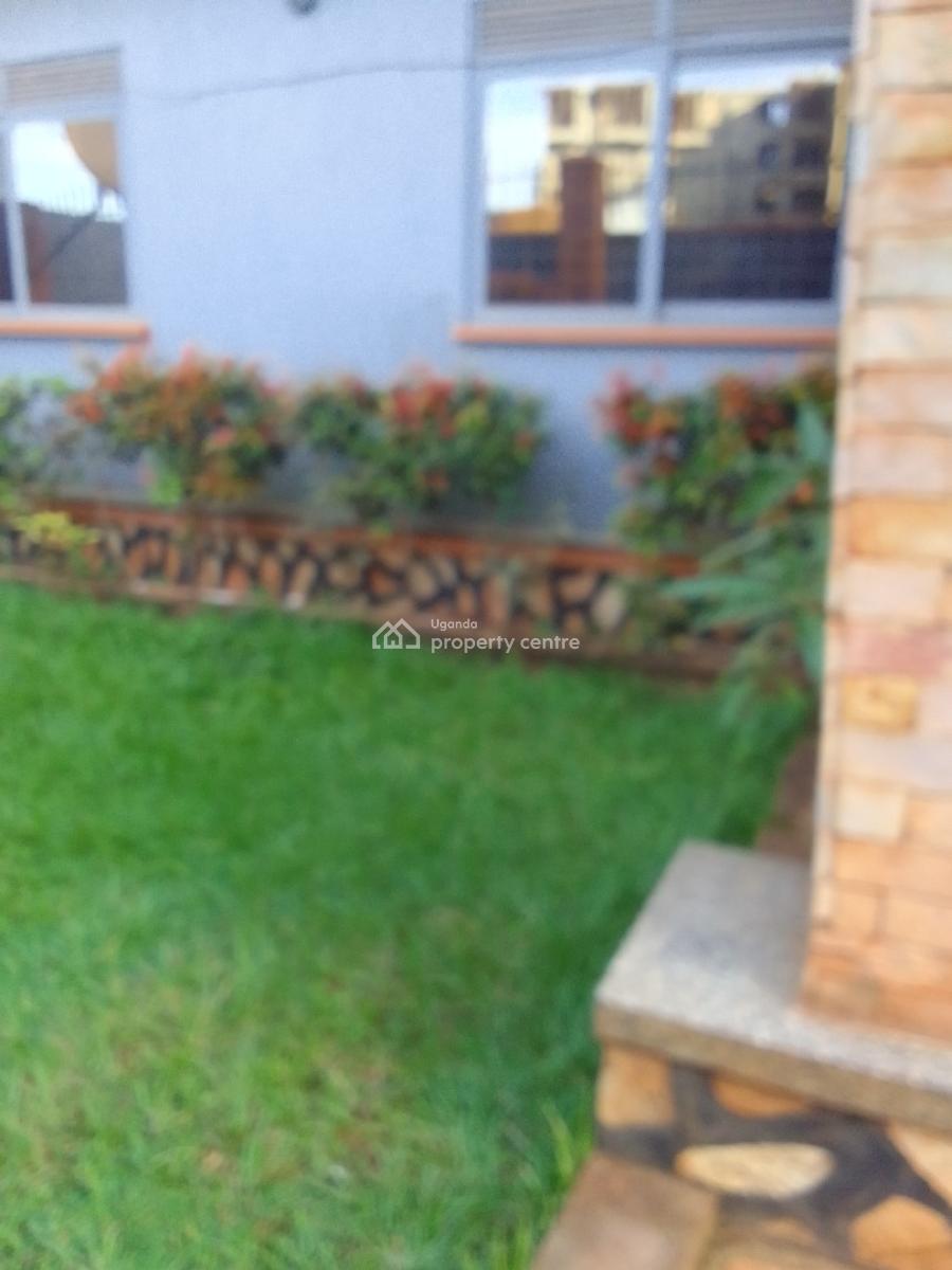 3 Bedrooms Stand Alone, Kyanja Ring Road, Kampala, Central Region, Townhouse for Rent
