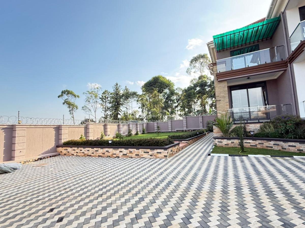 Luxury 6 Bedroom House in Kira, Kiwologoma, Kira Town, Wakiso, Central Region, Terraced Duplex for Sale