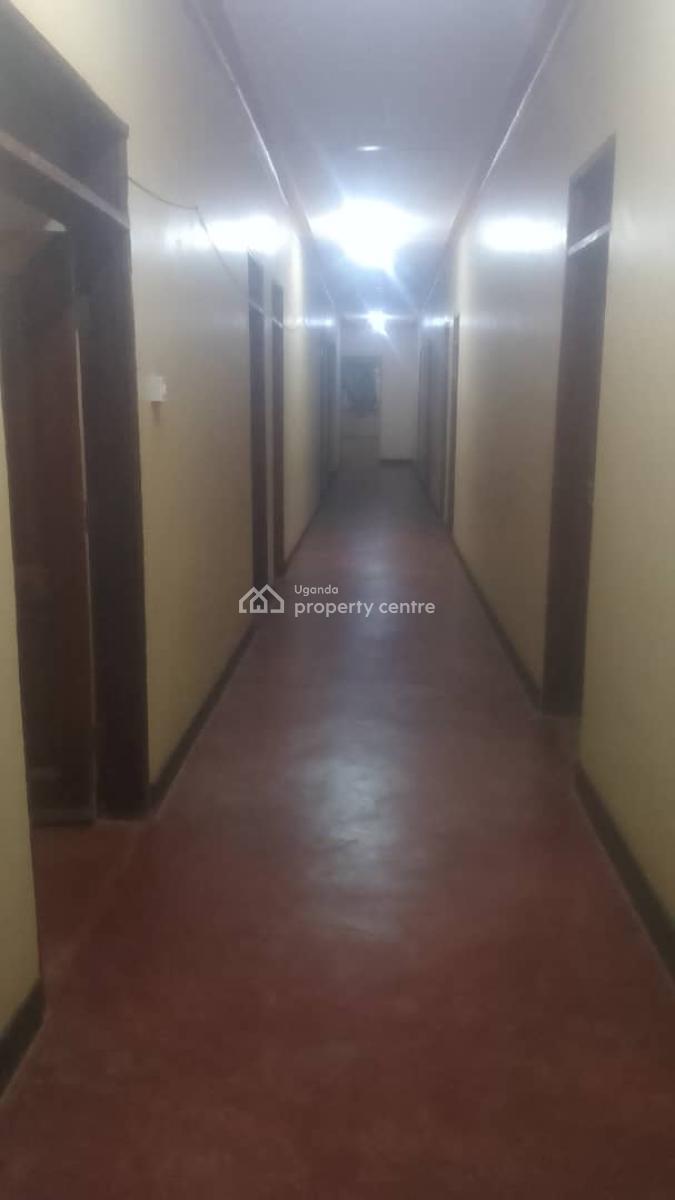 10 Bedroom Guesthouse, Wakiso, Central Region, House for Sale