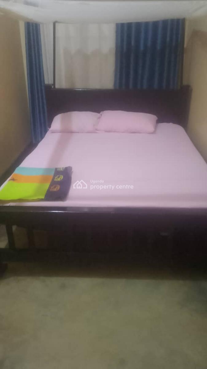 10 Bedroom Guesthouse, Wakiso, Central Region, House for Sale