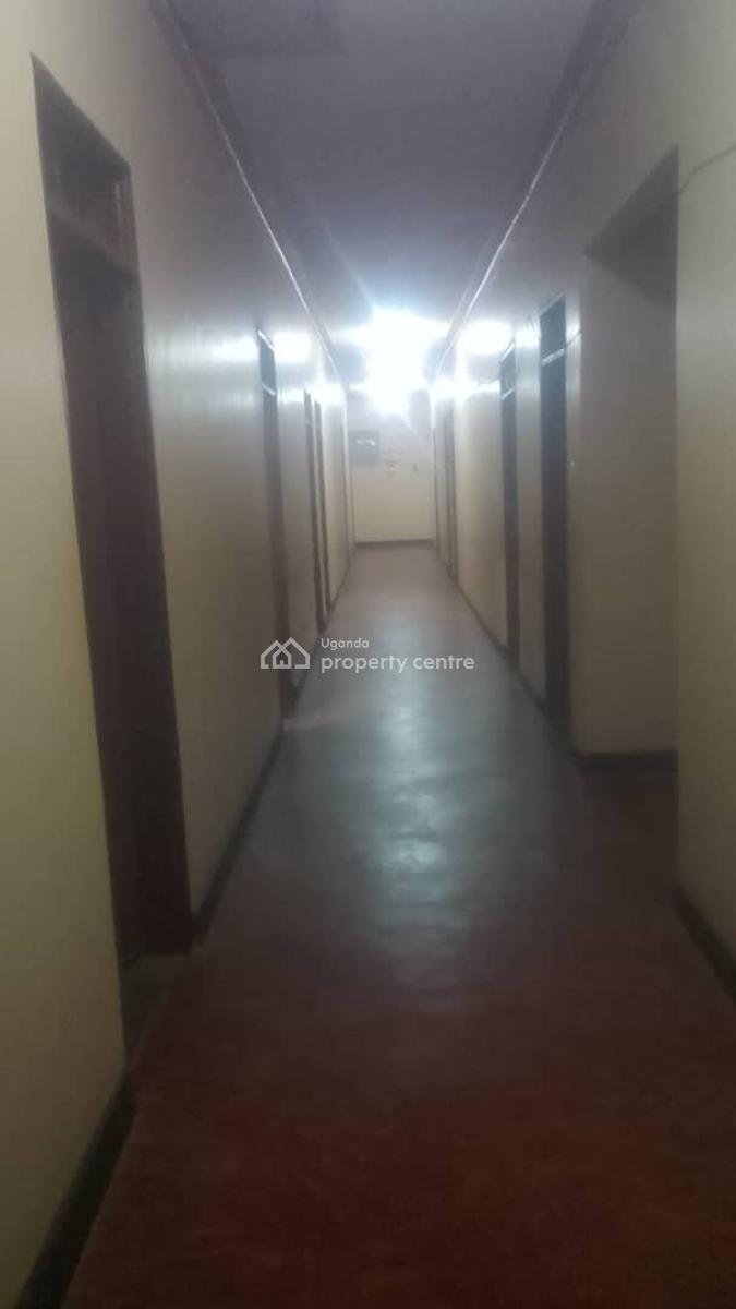 10 Bedroom Guesthouse, Wakiso, Central Region, House for Sale