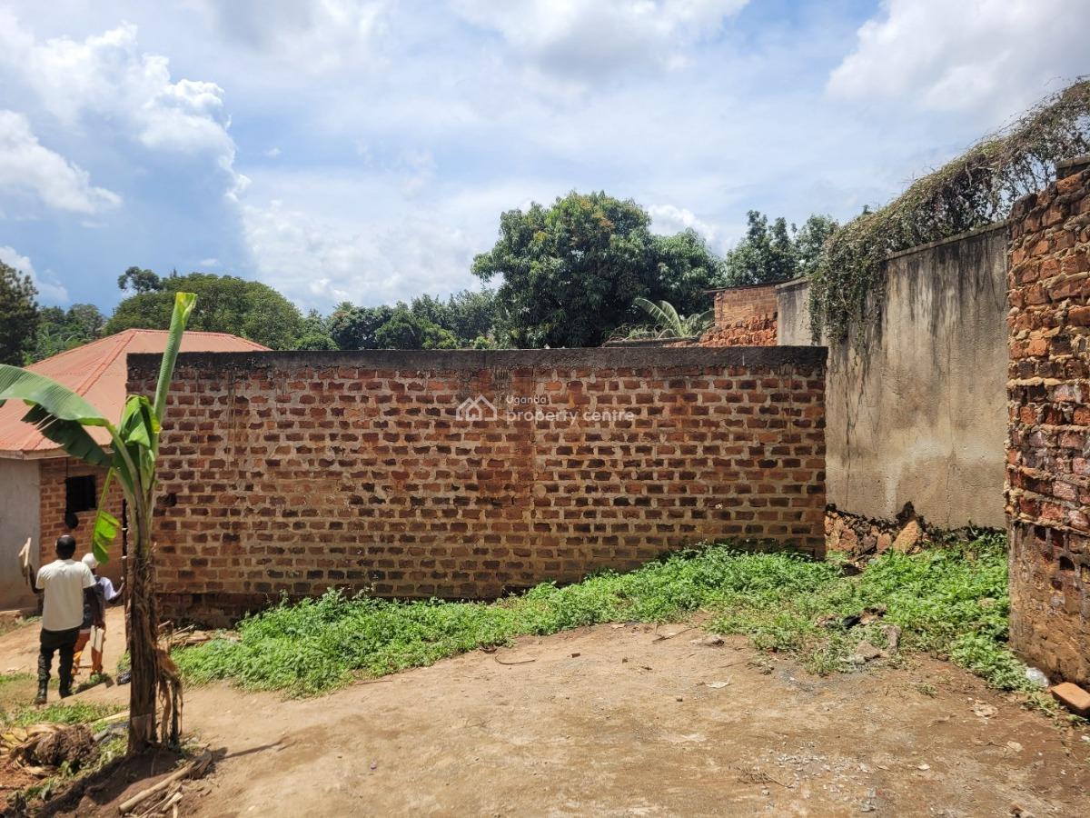 2 in 1 Houses - 1 Almost 90% Complete and Other Just Shell House., Kiteezi, Kampala, Central Region, Detached Bungalow for Sale