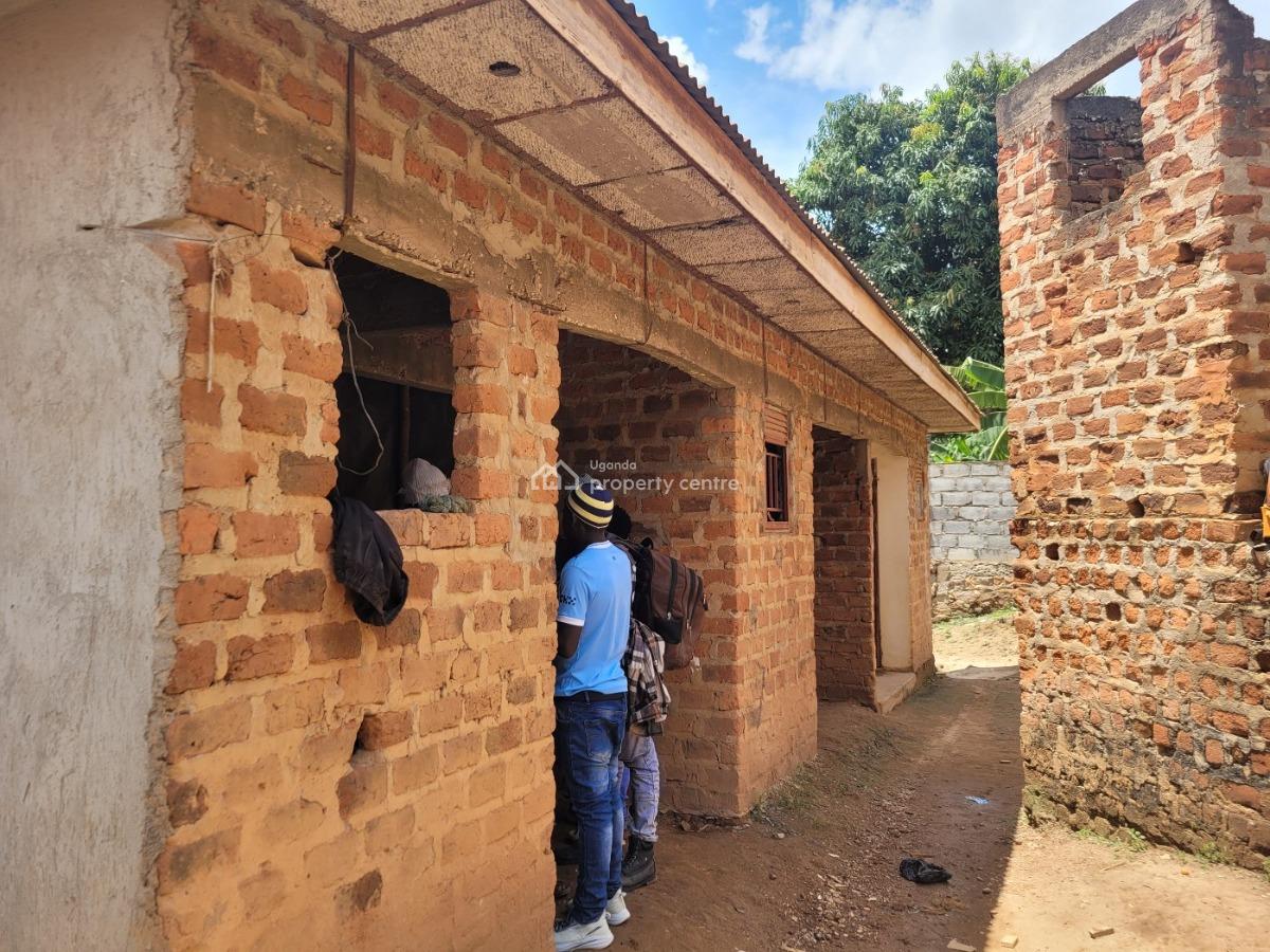 2 in 1 Houses - 1 Almost 90% Complete and Other Just Shell House., Kiteezi, Kampala, Central Region, Detached Bungalow for Sale