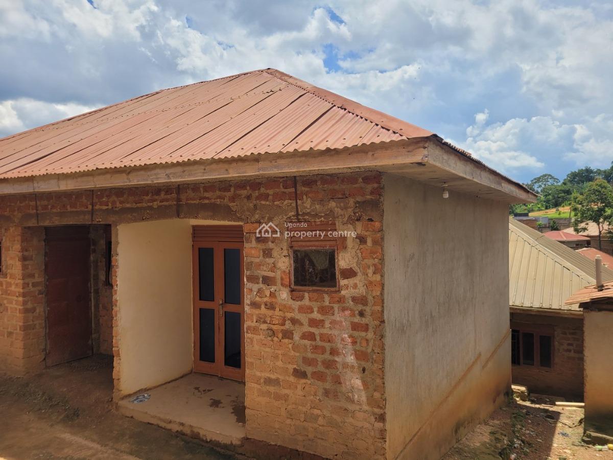2 in 1 Houses - 1 Almost 90% Complete and Other Just Shell House., Kiteezi, Kampala, Central Region, Detached Bungalow for Sale