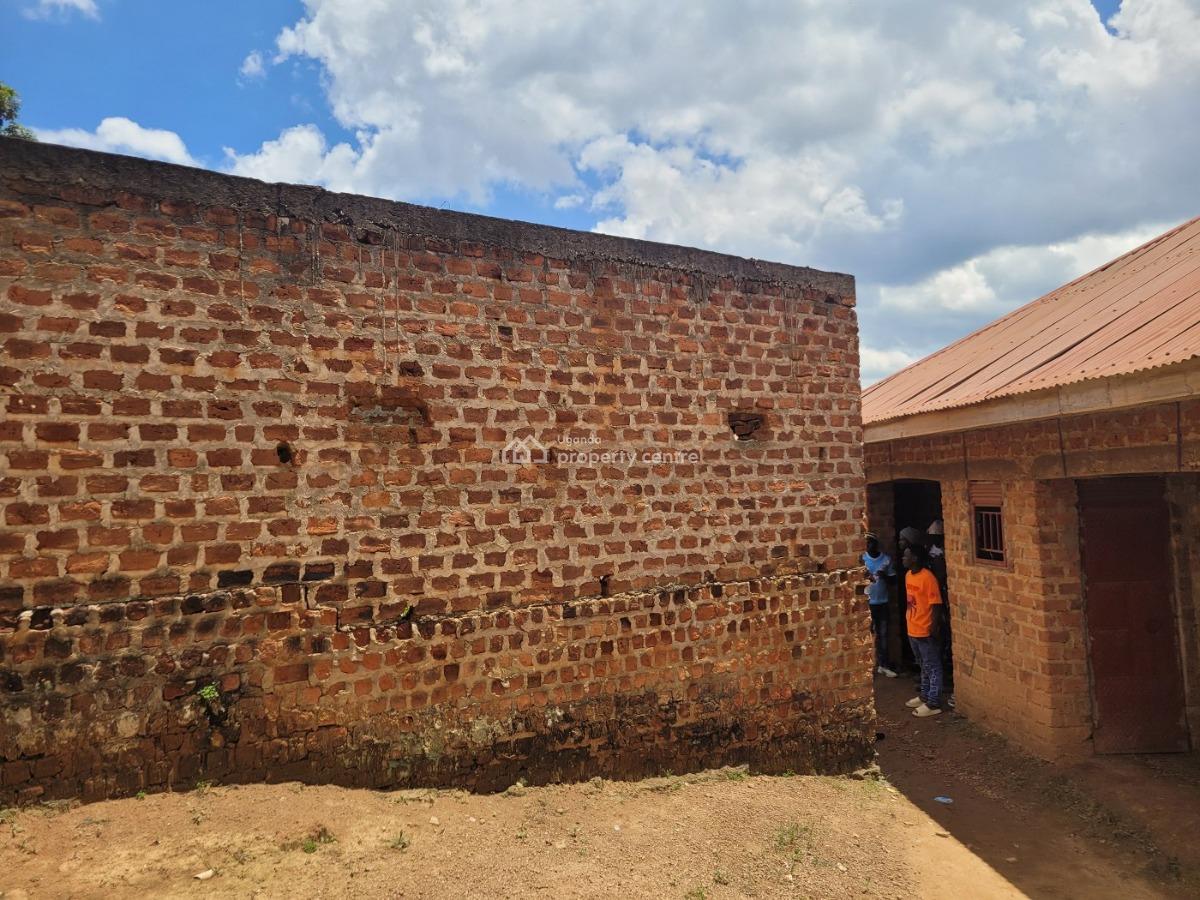 2 in 1 Houses - 1 Almost 90% Complete and Other Just Shell House., Kiteezi, Kampala, Central Region, Detached Bungalow for Sale