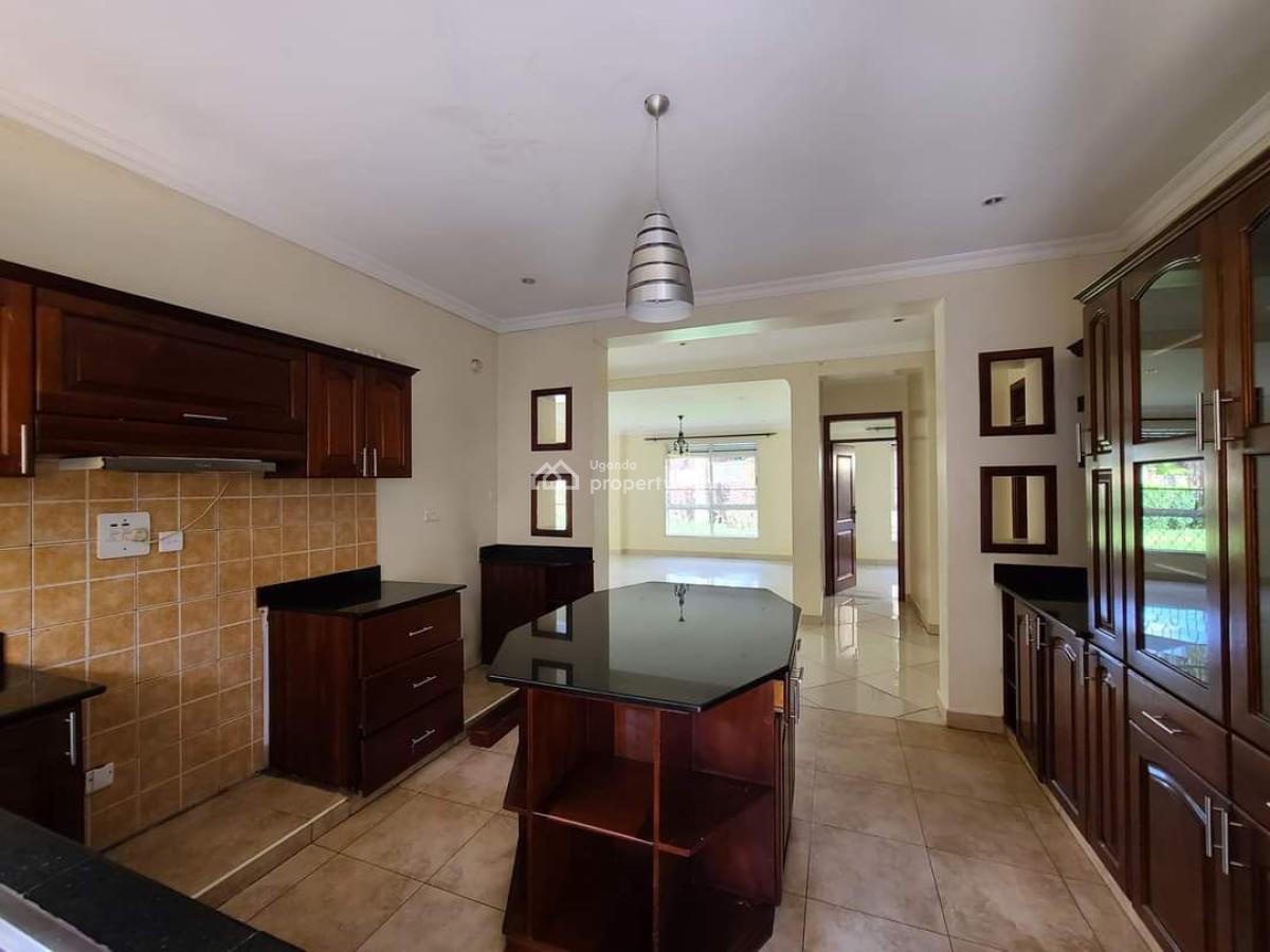 5 Bedroom House in Muyenga, Muyenga, Kampala, Central Region, Terraced Duplex for Sale