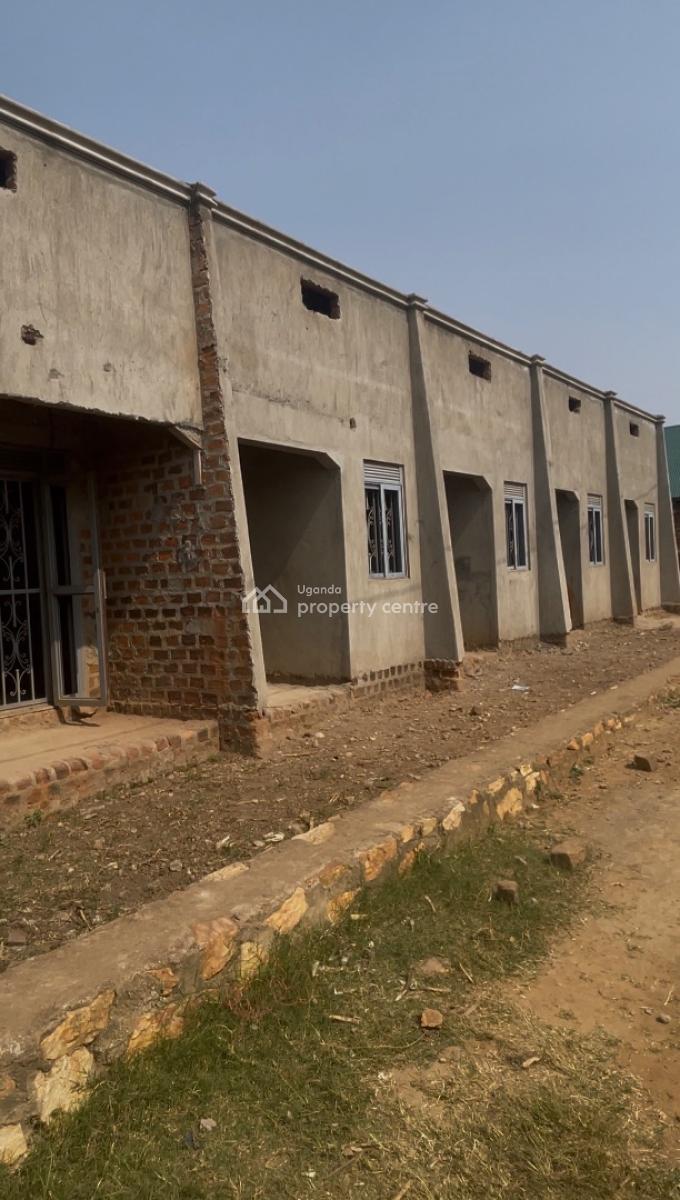 5 Single Bedroom Units, Wakiso, Central Region, Terraced Bungalow for Sale