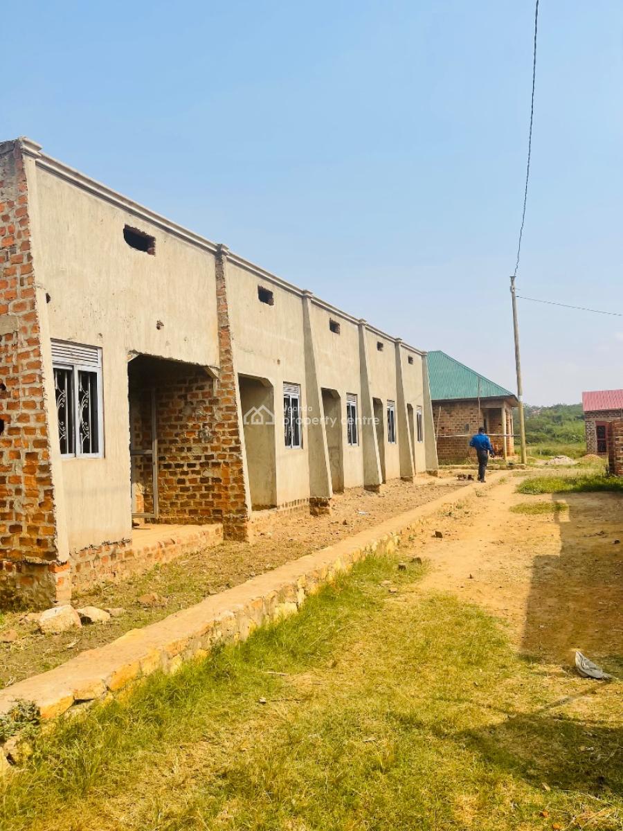 5 Single Bedroom Units, Wakiso, Central Region, Terraced Bungalow for Sale
