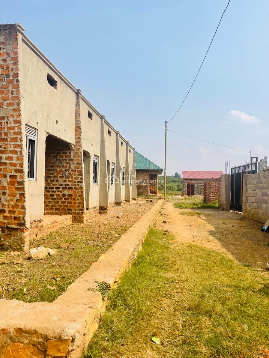 5 Single Bedroom Units, Wakiso, Central Region, Terraced Bungalow for Sale