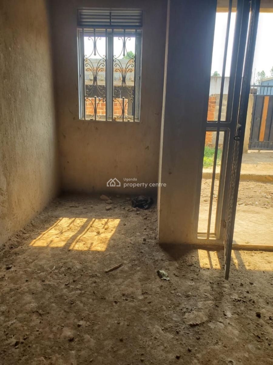5 Single Bedroom Units, Wakiso, Central Region, Terraced Bungalow for Sale