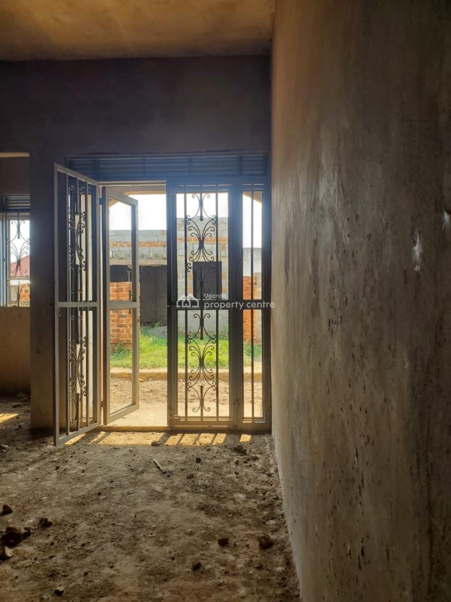 5 Single Bedroom Units, Wakiso, Central Region, Terraced Bungalow for Sale