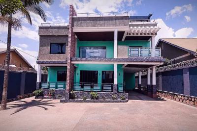 Modern 5 Bedroom House in Namugongo Town, Namugongo Town, Wakiso, Central Region, Terraced Duplex for Sale