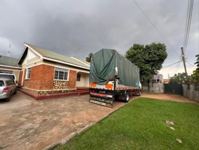 Property with a 4 Bedroom House in Kisaasi, Kisaasi, Kampala, Central Region, Terraced Bungalow for Sale