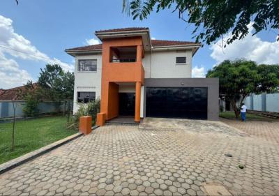 5 Bedroom House in Kira Nakwero, Kira-nakwero Canani Estate, Kira Town, Wakiso, Central Region, Terraced Duplex for Sale