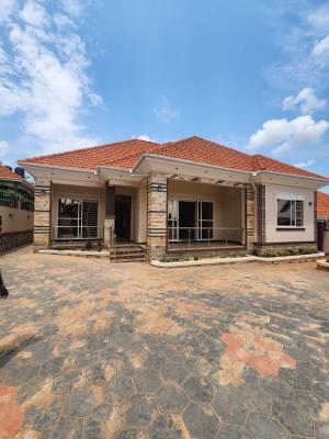 Beautiful 4 Bedroom House in Bwebajja, Bwebajja Arkright Estate, Wakiso, Central Region, Terraced Bungalow for Sale