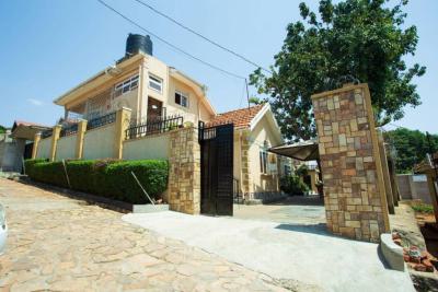 Residential 4 Bedroom House in Muyenga Bukasa, Muyenga Bukasa Road, Kampala, Central Region, Terraced Duplex for Sale