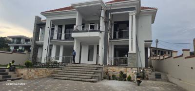 Luxury 5 Bedroom House in Munyonyo Kigo, Kigo, Kampala, Central Region, Terraced Duplex for Sale