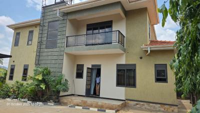 Luxury 4 Bedroom House in Bunga Kawuku, Bunga Kawuku, Kampala, Central Region, Terraced Duplex for Sale