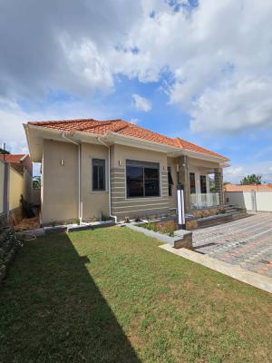 Stunning 4 Bedroom House in Bwebajja Off Entebbe Road, Bwebajja, Wakiso, Central Region, Terraced Bungalow for Sale