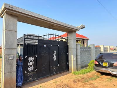 3 Bedroom House Bwebajja at 400m Entebbe Road, Bwebajja, Entebbe Municipality, Wakiso, Central Region, House for Sale