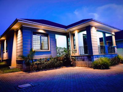 4 Bedroom House in Namugongo, Namugongo Nabusugwe, Wakiso, Central Region, Terraced Bungalow for Sale